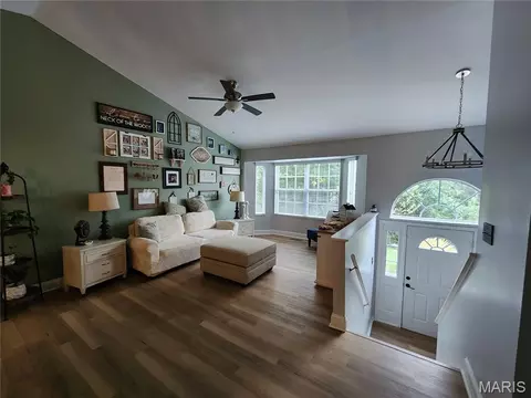 Entry Way - 3605 N Meadow Mill Dr, Arnold, MO 63010 photo 2 of 5