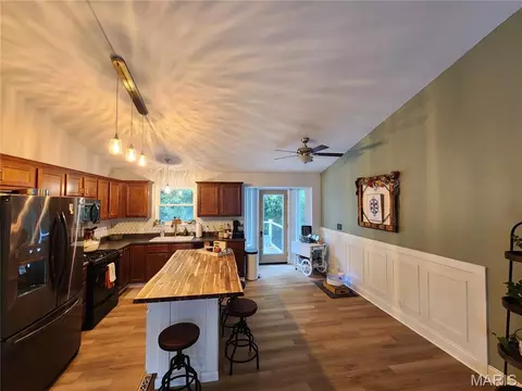 Kitchen - 3605 N Meadow Mill Dr, Arnold, MO 63010 photo 4 of 8