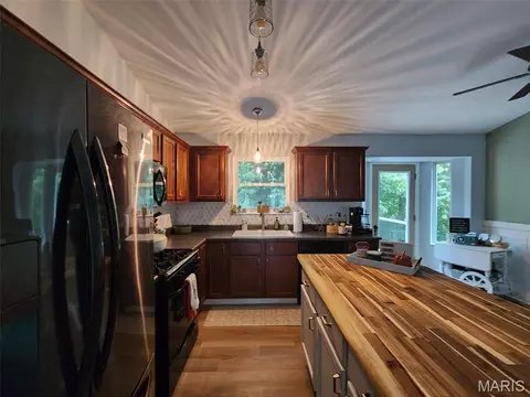Kitchen - 3605 N Meadow Mill Dr, Arnold, MO 63010 photo 3 of 8