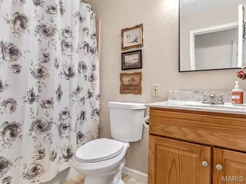 Bath - 112 Jefferson, Waterloo, IL 62298 photo 2 of 3