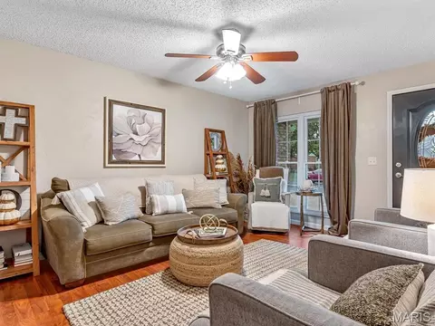 Living - 112 Jefferson, Waterloo, IL 62298 photo 3 of 3