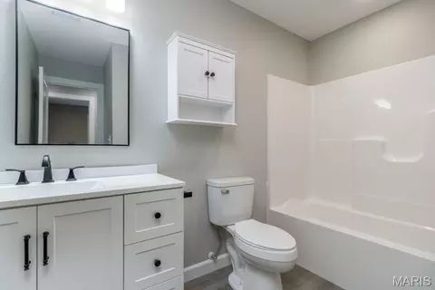Bath - 15564 Top Dr, Saint Robert, MO 65584 photo 2 of 2
