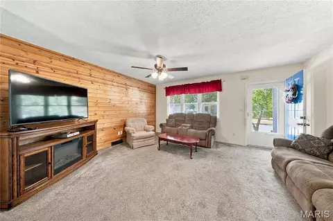 Living - 300 Greentree Rd, Rolla, MO 65401 photo 2 of 2