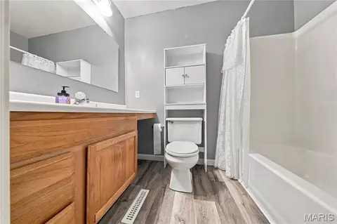 Bath - 300 Greentree Rd, Rolla, MO 65401 photo 2 of 2