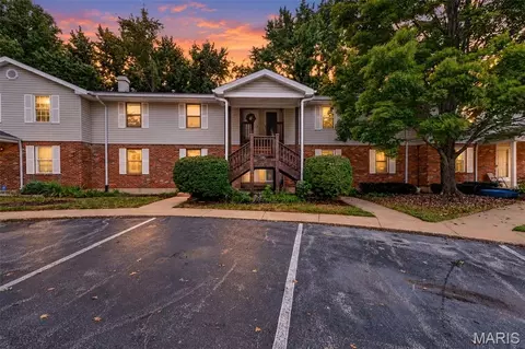 1935 Suns Up Way, Florissant, MO 63031