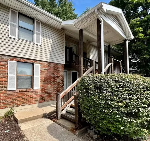 1935 Suns Up Way, Florissant, MO 63031