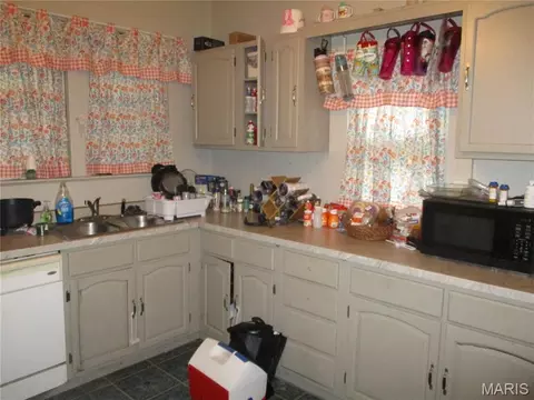 Kitchen - 522 E Main St, Sparta, IL 62286 photo 2 of 3