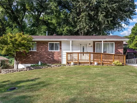 113 Ridgemoor Dr, Glen Carbon, IL 62034