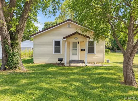 310 Krei Blvd, Farmington, MO 63640