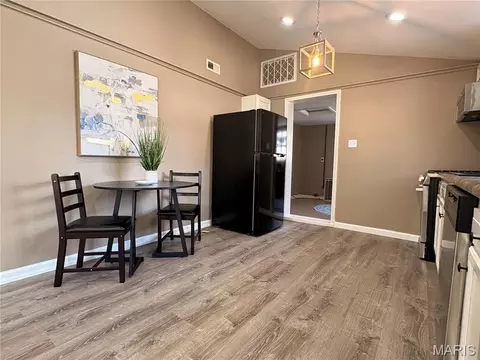 Dining - 522 B St, Bethalto, IL 62010 photo 1 of 1