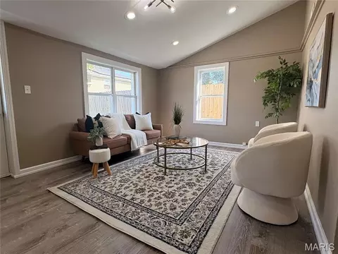 Living - 522 B St, Bethalto, IL 62010 photo 2 of 3