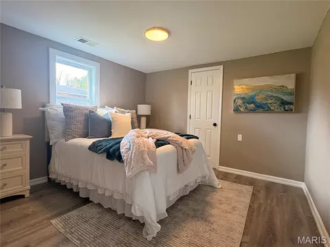 Bedroom - 522 B St, Bethalto, IL 62010 photo 2 of 3