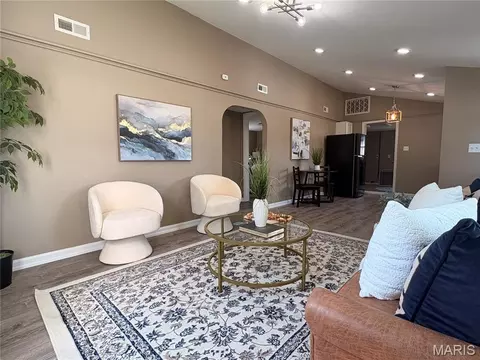 Living - 522 B St, Bethalto, IL 62010 photo 3 of 3