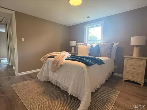 Bedroom - 522 B St, Bethalto, IL 62010 photo 3 of 3