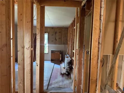 Entry Way - 806 Buford Blvd, Fredericktown, MO 63645 photo 2 of 3