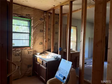 Bath - 806 Buford Blvd, Fredericktown, MO 63645 photo 2 of 2