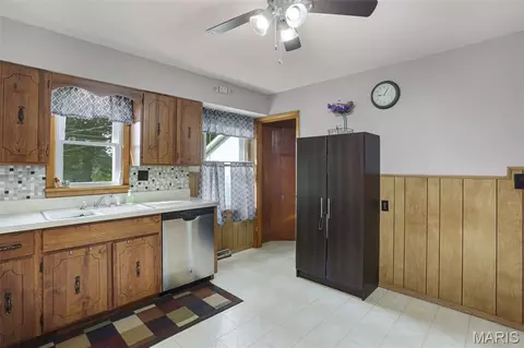 Kitchen - 704 W 9th St, Washington, MO 63090 photo 1 of 3