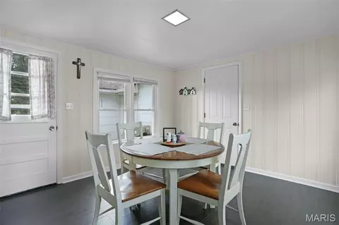 Dining - 704 W 9th St, Washington, MO 63090 photo 3 of 4