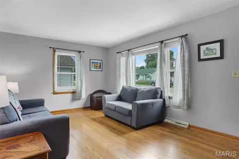 Living - 704 W 9th St, Washington, MO 63090 photo 1 of 1
