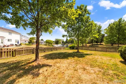 Exterior - 7 Town Cryer Ct, O'fallon, MO 63366 photo 4 of 10