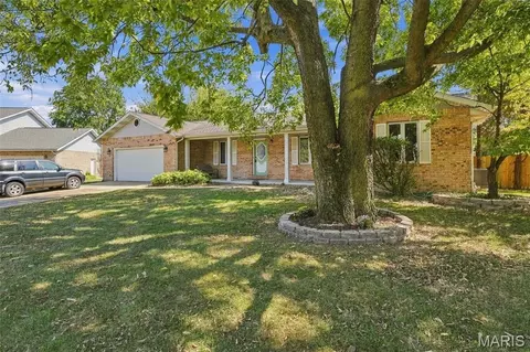 1727 Meadow Ln, Edwardsville, IL 62025