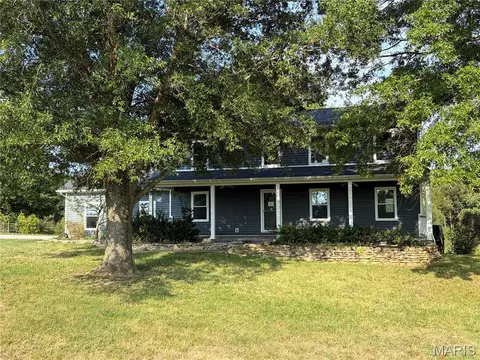 Exterior - 2161 Young Rd, Pacific, MO 63069 photo 2 of 8