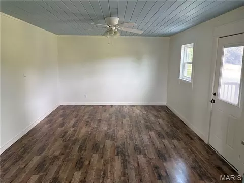 Living - 2161 Young Rd, Pacific, MO 63069 photo 2 of 2