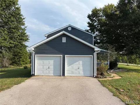 Exterior - 2161 Young Rd, Pacific, MO 63069 photo 3 of 8
