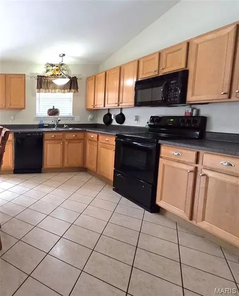 Kitchen - 8144 S Slope Dr, Dittmer, MO 63023 photo 2 of 2