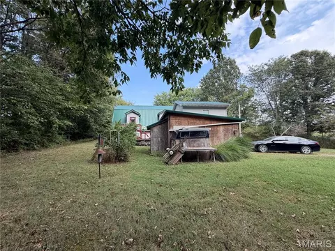 Exterior - 7572 State Route 161 Ext, Iuka, IL 62849 photo 6 of 12