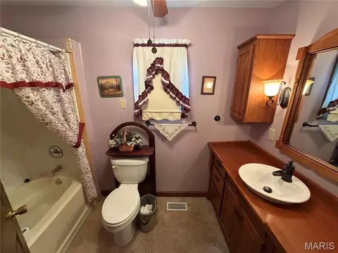 Bath - 7572 State Route 161 Ext, Iuka, IL 62849 photo 1 of 4