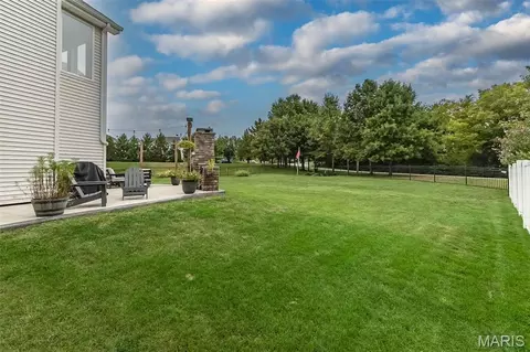 Exterior - 472 Brookhaven Ct, O'fallon, MO 63368 photo 4 of 8