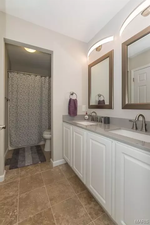Bath - 472 Brookhaven Ct, O'fallon, MO 63368 photo 6 of 6