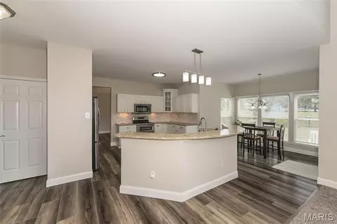 Kitchen - 472 Brookhaven Ct, O'fallon, MO 63368 photo 6 of 6