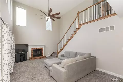 Living - 472 Brookhaven Ct, O'fallon, MO 63368 photo 4 of 4