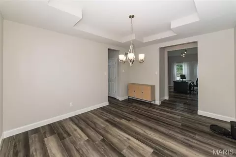 Entry Way - 472 Brookhaven Ct, O'fallon, MO 63368 photo 7 of 9
