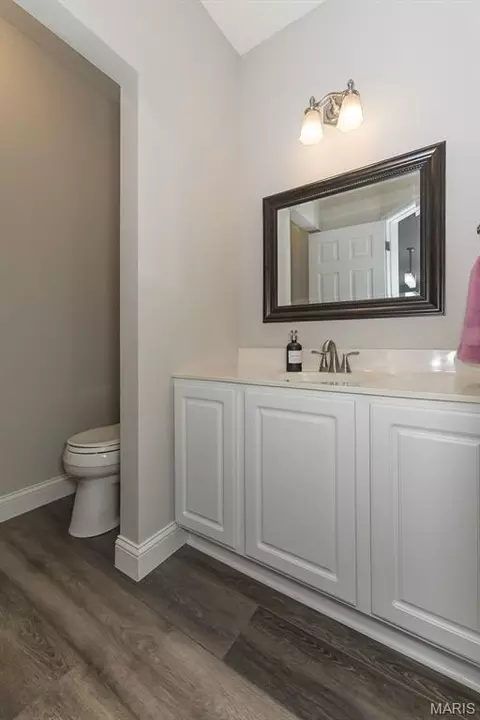 Bath - 472 Brookhaven Ct, O'fallon, MO 63368 photo 2 of 6