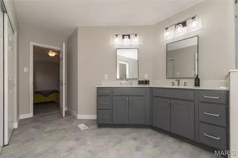 Bath - 472 Brookhaven Ct, O'fallon, MO 63368 photo 4 of 6
