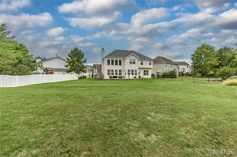Exterior - 472 Brookhaven Ct, O'fallon, MO 63368 photo 5 of 8
