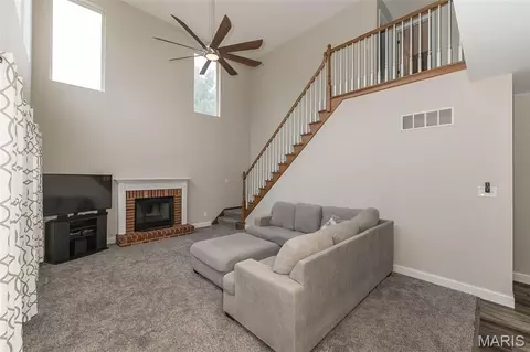 Living - 472 Brookhaven Ct, O'fallon, MO 63368 photo 2 of 4