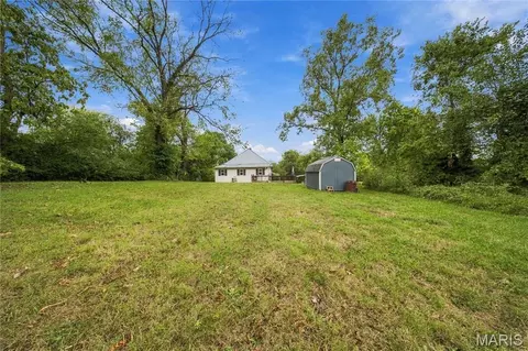 Exterior - 807 E 4th St, Salem, MO 65560 photo 7 of 13