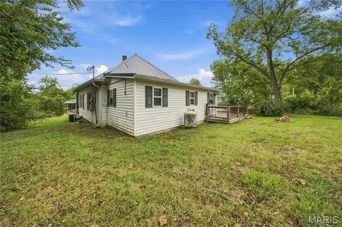 Exterior - 807 E 4th St, Salem, MO 65560 photo 3 of 13