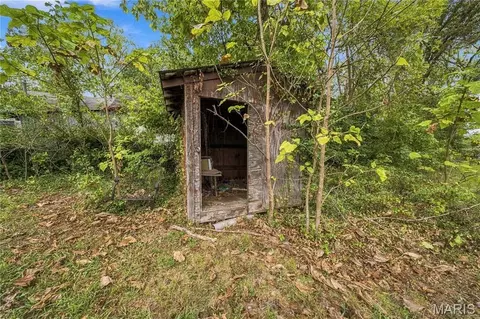 Exterior - 807 E 4th St, Salem, MO 65560 photo 8 of 13