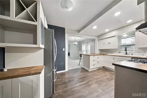 Kitchen - 807 E 4th St, Salem, MO 65560 photo 2 of 3