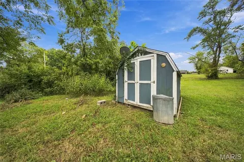 Exterior - 807 E 4th St, Salem, MO 65560 photo 6 of 13