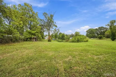 Exterior - 807 E 4th St, Salem, MO 65560 photo 9 of 13
