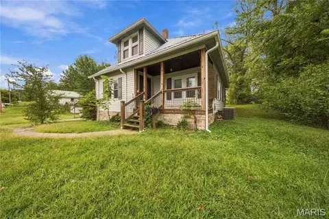 Exterior - 807 E 4th St, Salem, MO 65560 photo 1 of 13