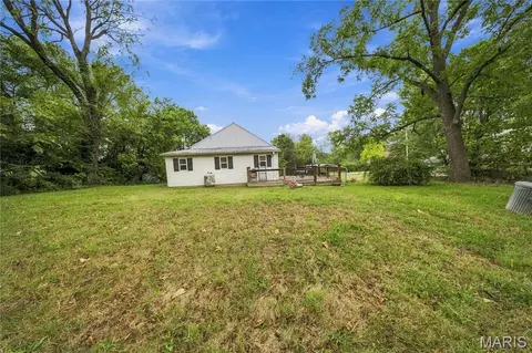 Exterior - 807 E 4th St, Salem, MO 65560 photo 4 of 13