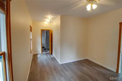 Entry Way - 409 E Teak St, Thayer, IL 62689 photo 3 of 8