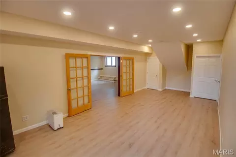 Living - 409 E Teak St, Thayer, IL 62689 photo 6 of 11